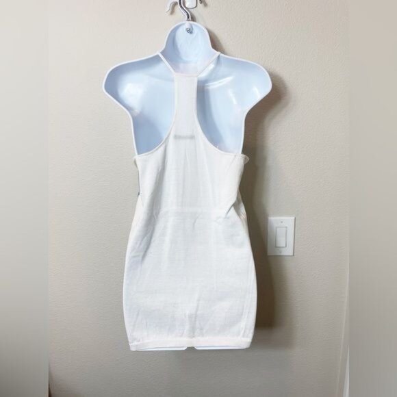 Alice + Olivia Carlie Crochet Tank Open Stitch White Halter Size Medium NWT - Picture 4 of 10